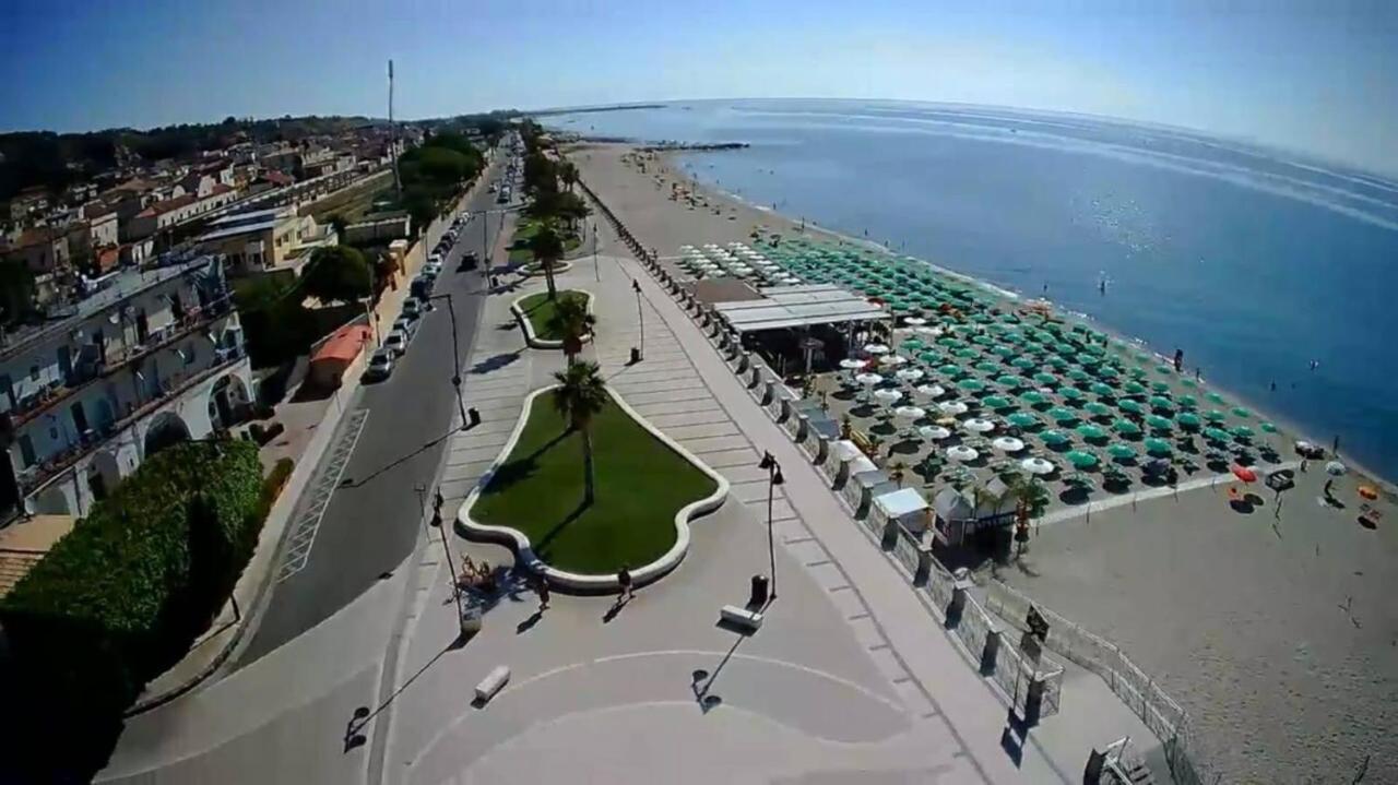 Hotel Mediterraneo Роччелла-Ионика Экстерьер фото