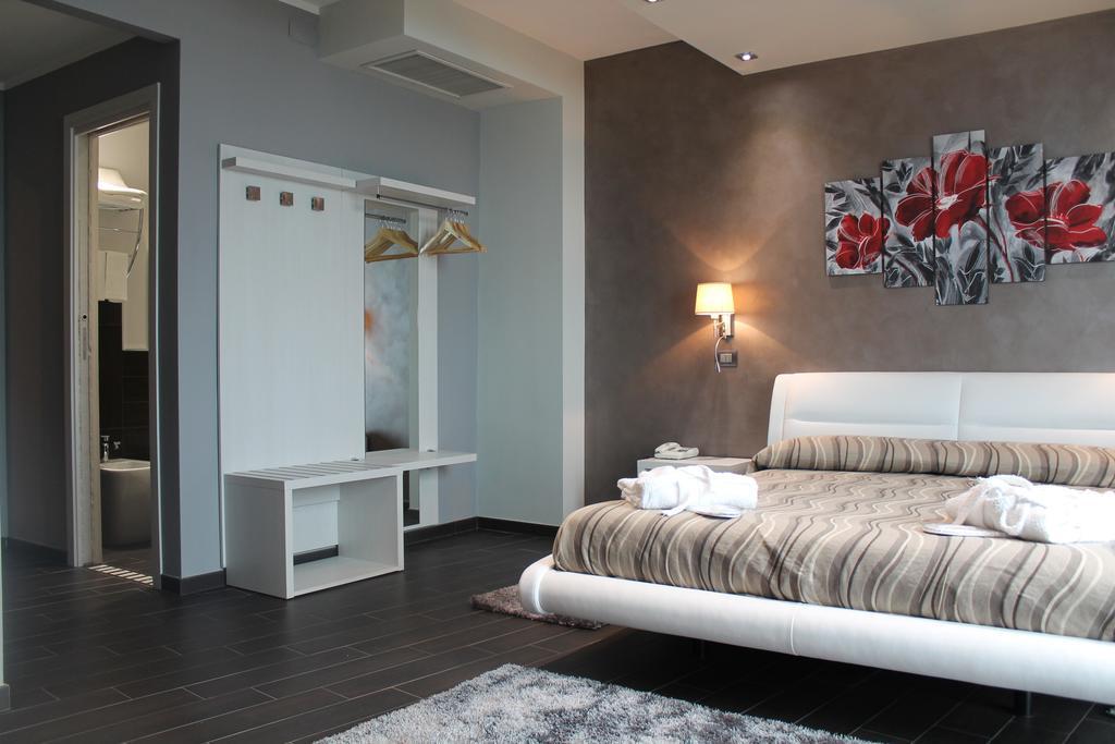 Hotel Mediterraneo Роччелла-Ионика Номер фото